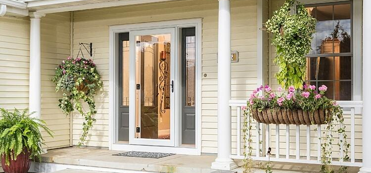screen door installation in Lemon Grove